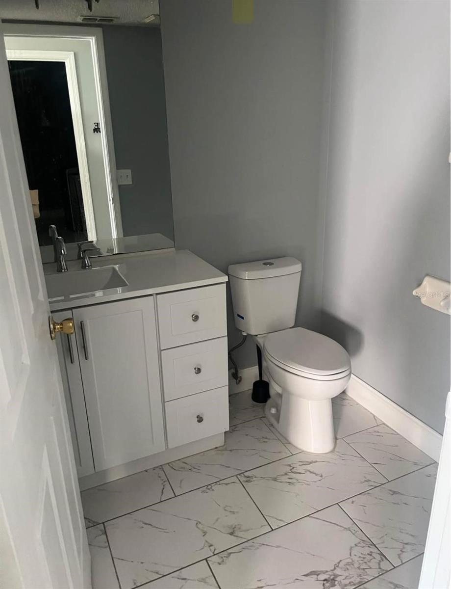 JASMINE POINTE AT CRESCENT LAKES - Residential Lease