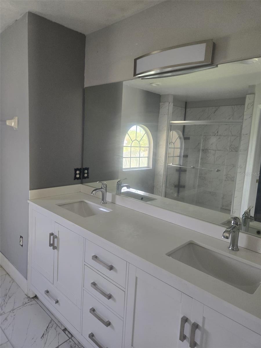 JASMINE POINTE AT CRESCENT LAKES - Residential Lease