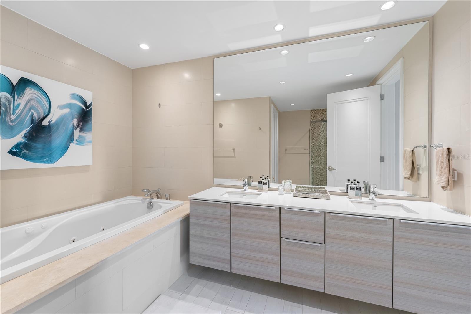 LAS VENTANAS II CONDOMINIUM - Residential