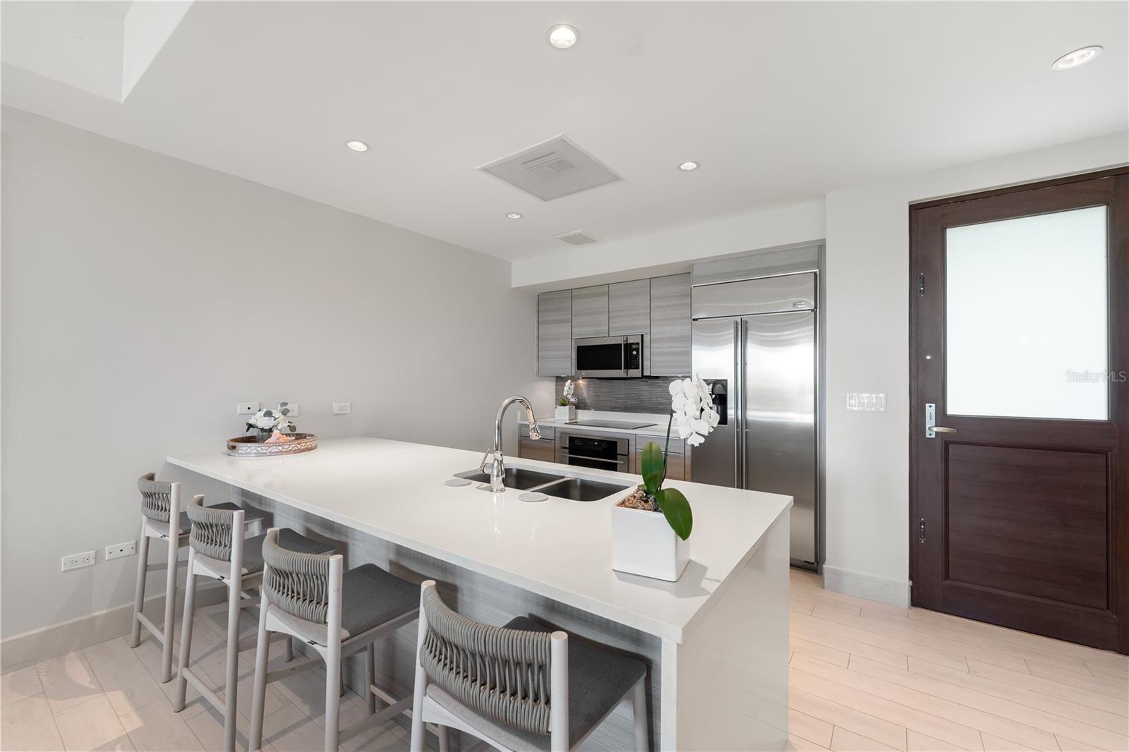 LAS VENTANAS II CONDOMINIUM - Residential