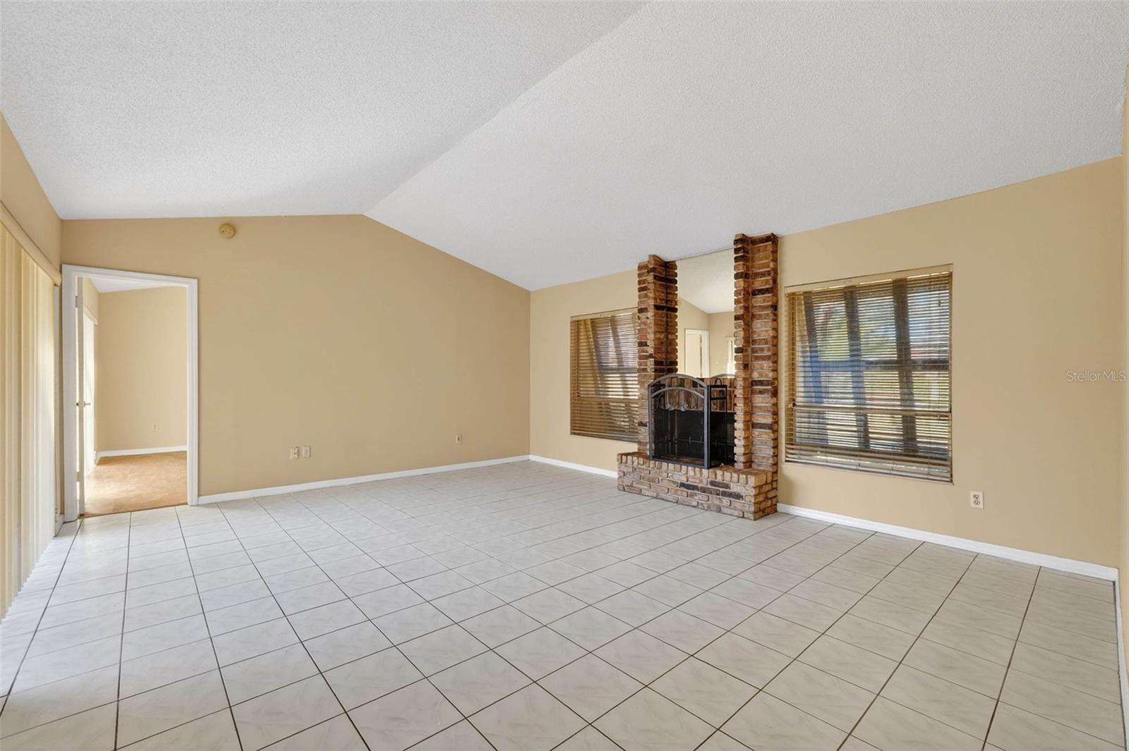 ISLAND CLUB AT ROSEMONT CONDO PH 08 - Residential