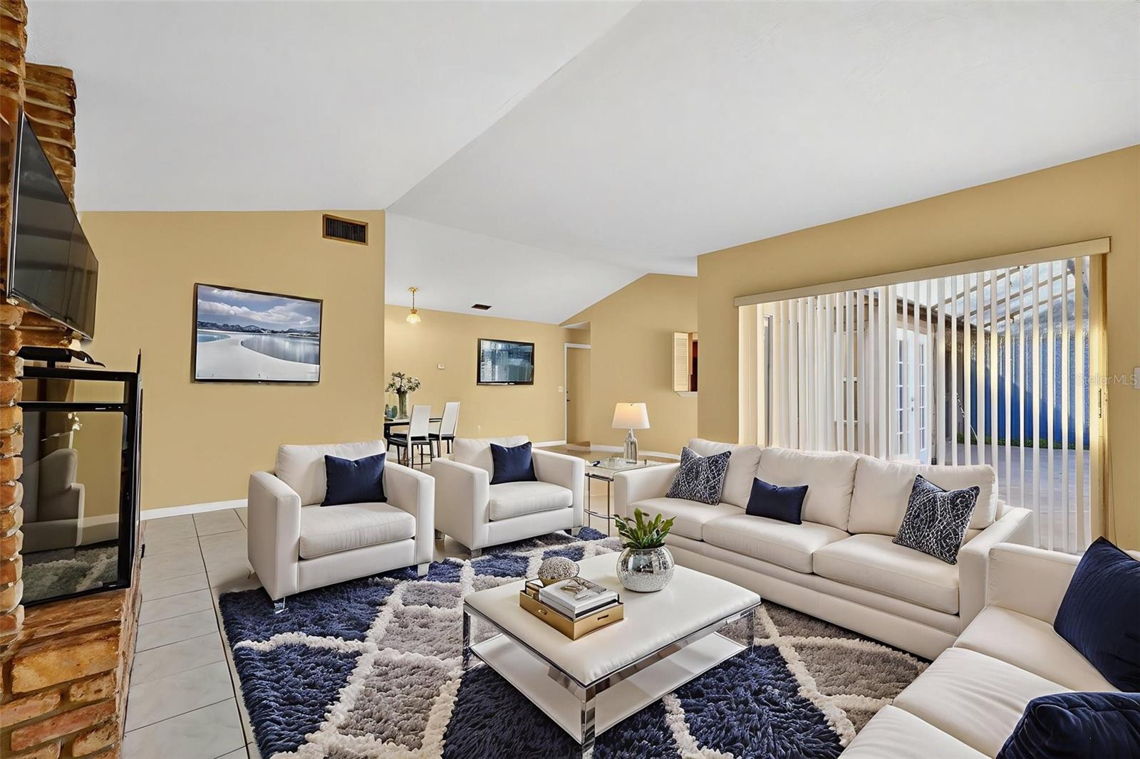 ISLAND CLUB AT ROSEMONT CONDO PH 08 - Residential