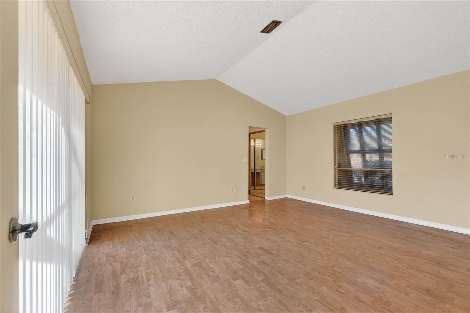 ISLAND CLUB AT ROSEMONT CONDO PH 08 - Residential