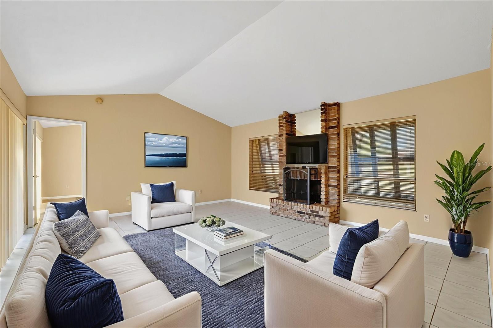 ISLAND CLUB AT ROSEMONT CONDO PH 08 - Residential