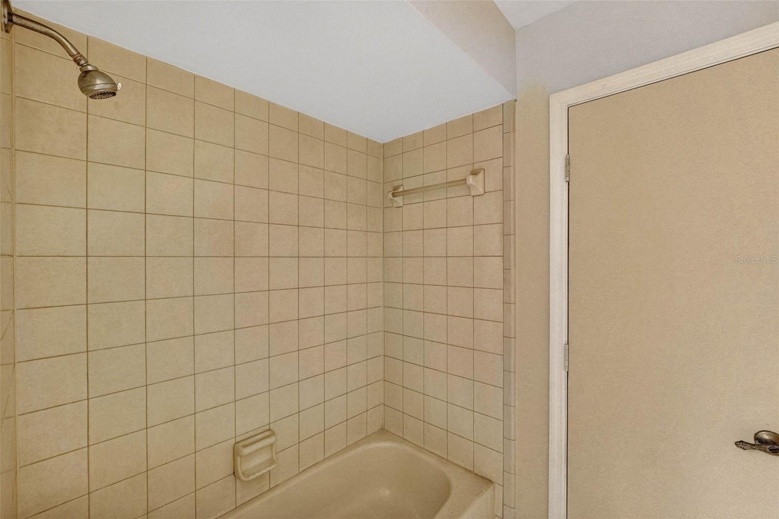 ISLAND CLUB AT ROSEMONT CONDO PH 08 - Residential