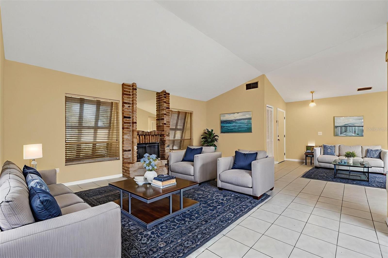 ISLAND CLUB AT ROSEMONT CONDO PH 08 - Residential