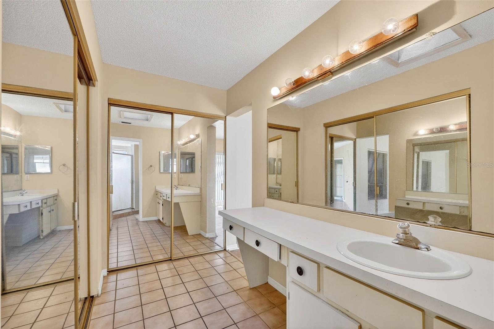 ISLAND CLUB AT ROSEMONT CONDO PH 08 - Residential