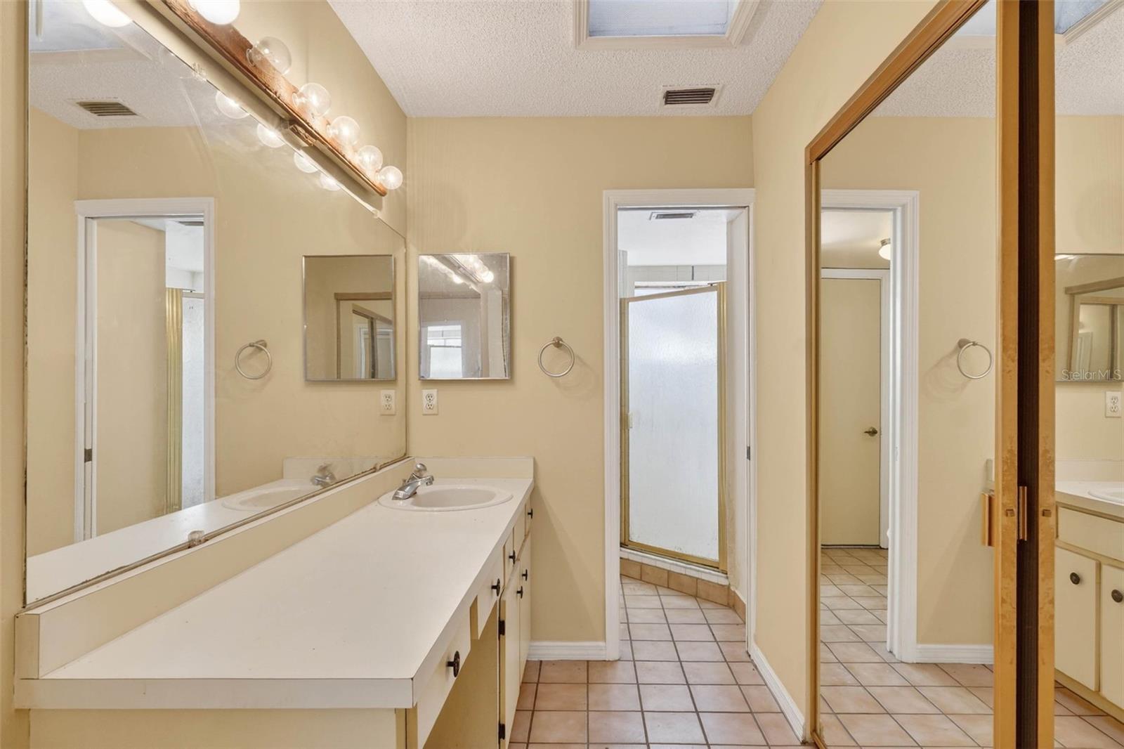 ISLAND CLUB AT ROSEMONT CONDO PH 08 - Residential