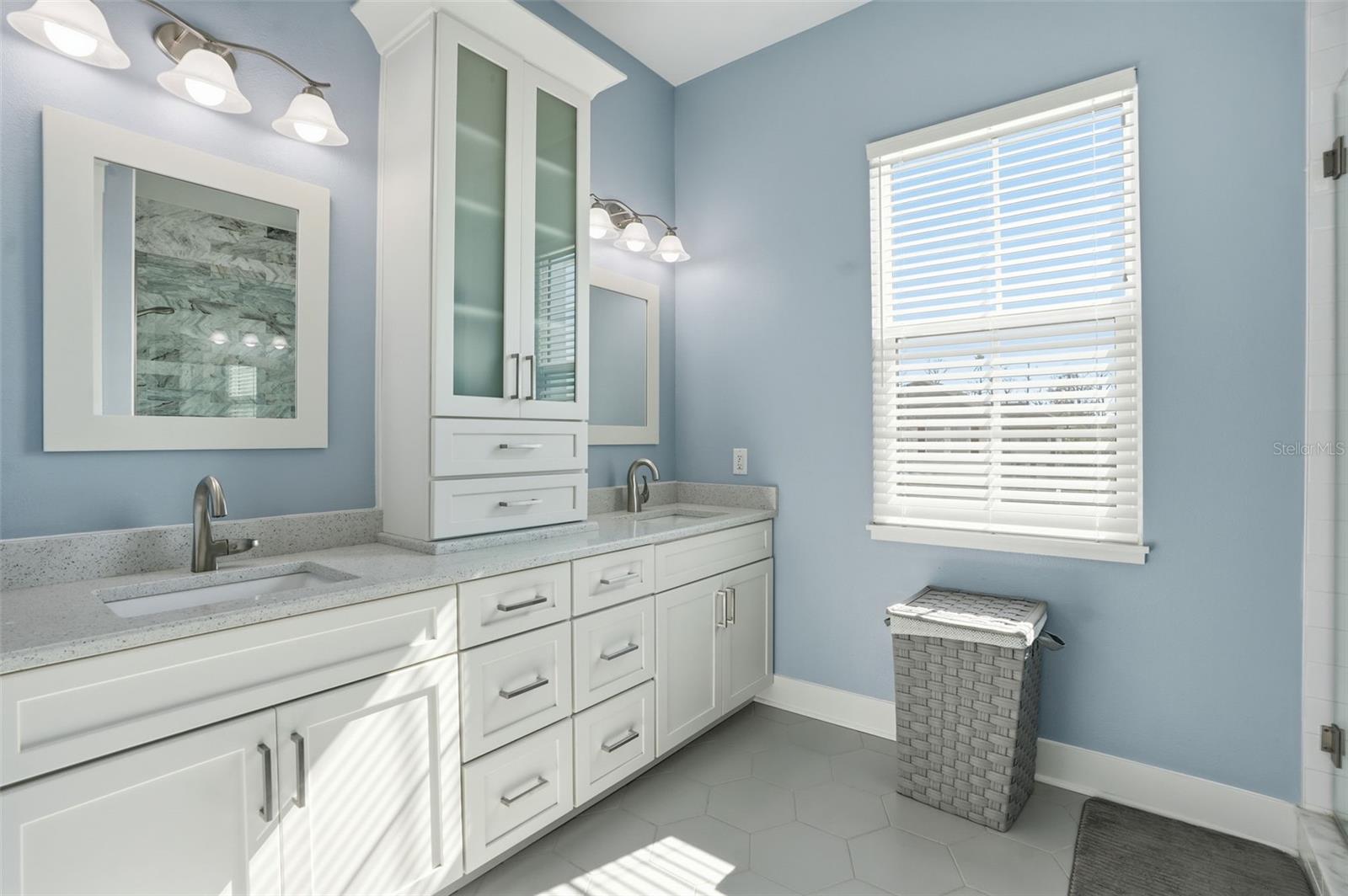 FLOR A MAR - Residential