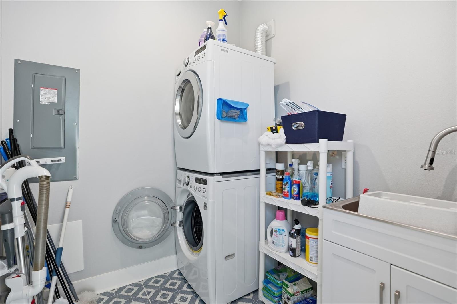 FLOR A MAR - Residential