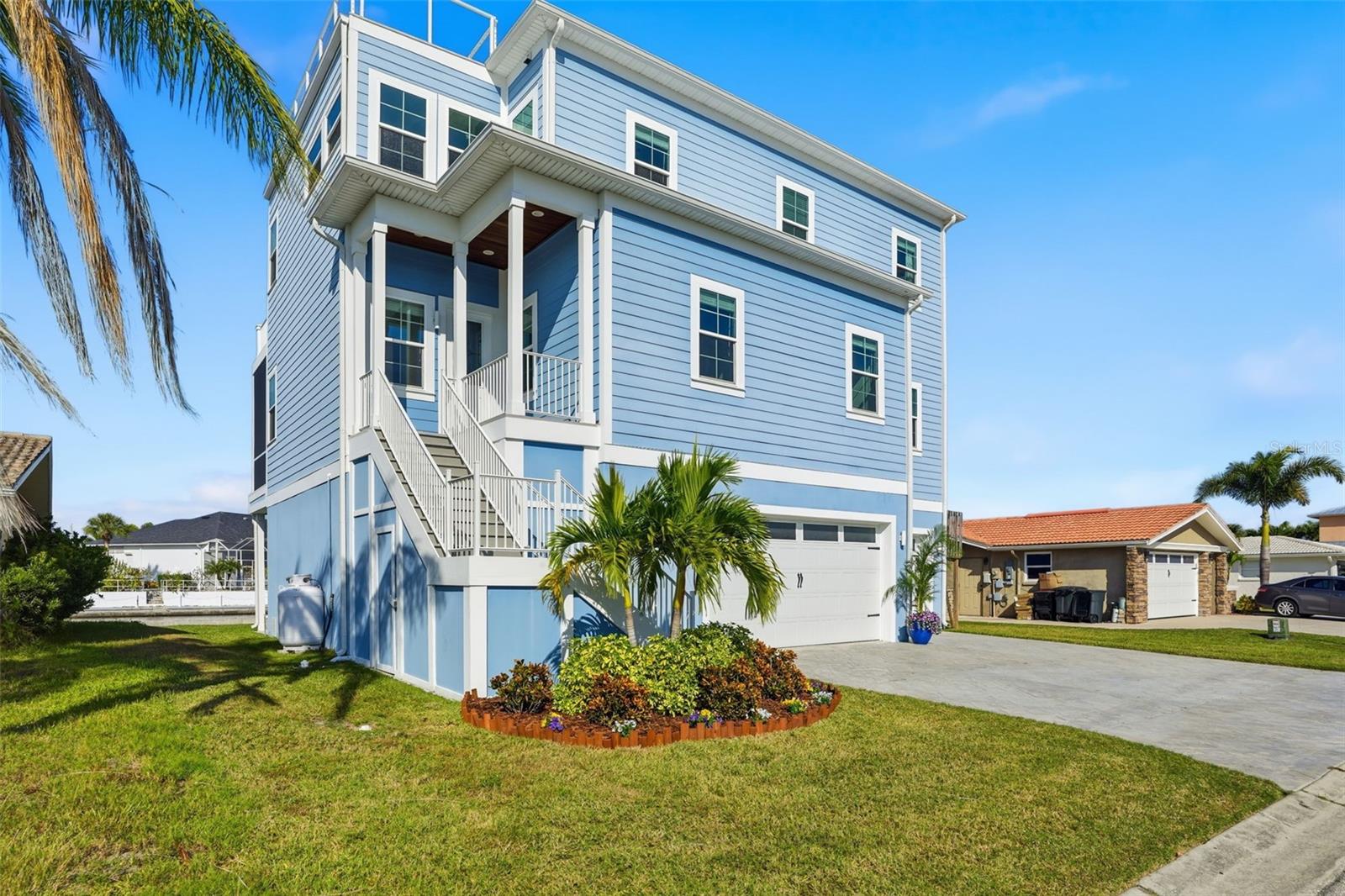 FLOR A MAR - Residential