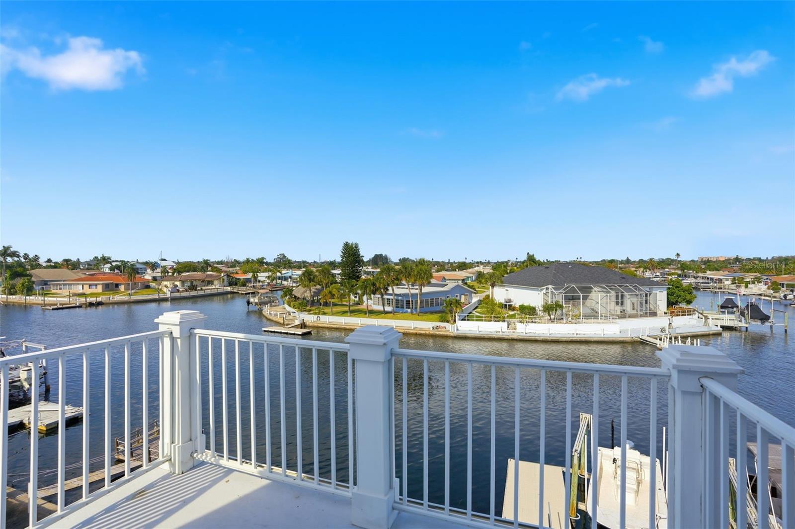 FLOR A MAR - Residential