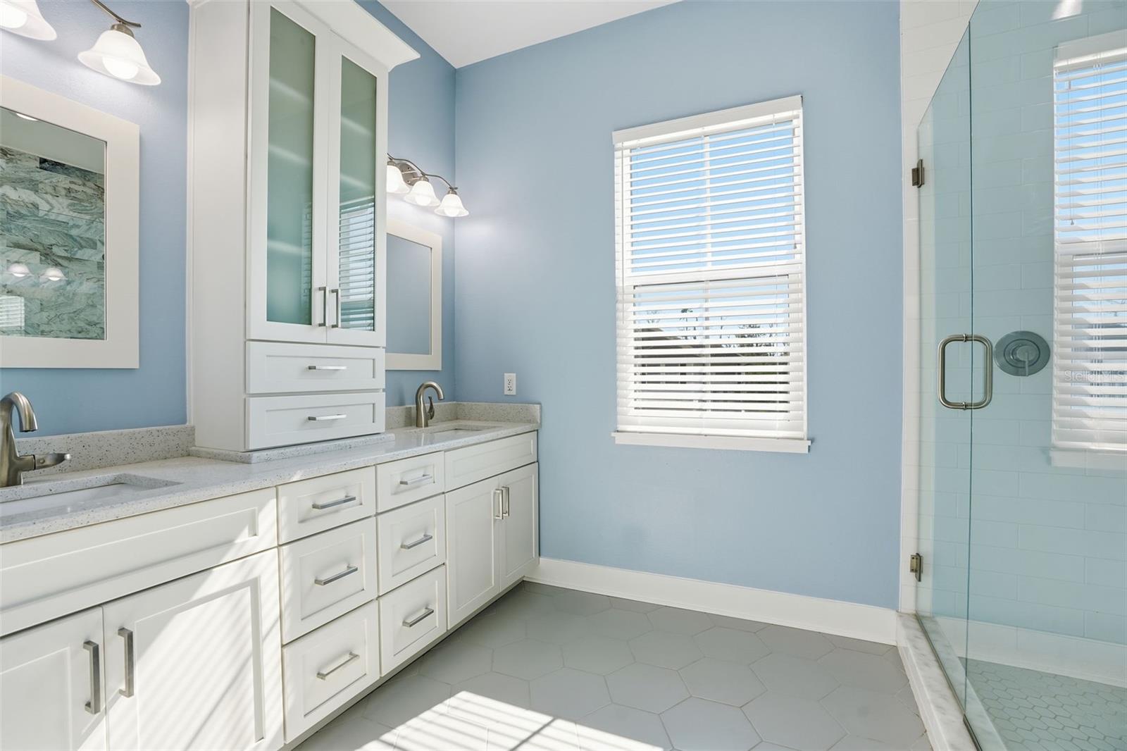 FLOR A MAR - Residential