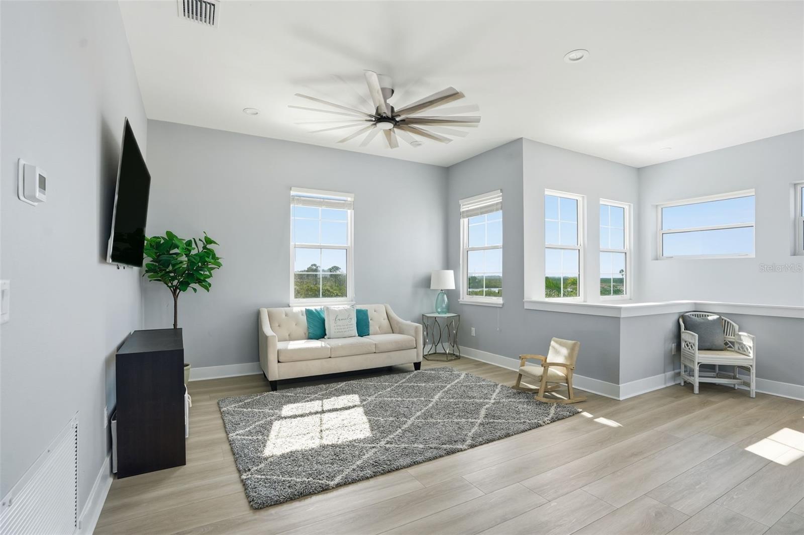 FLOR A MAR - Residential