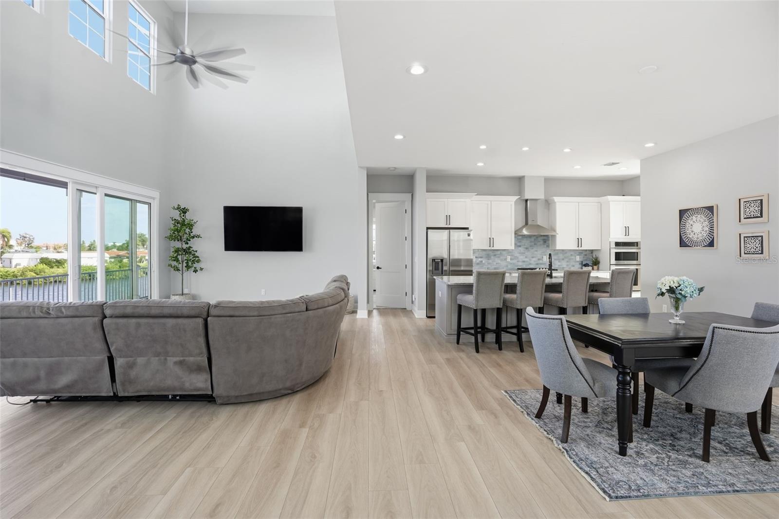 FLOR A MAR - Residential