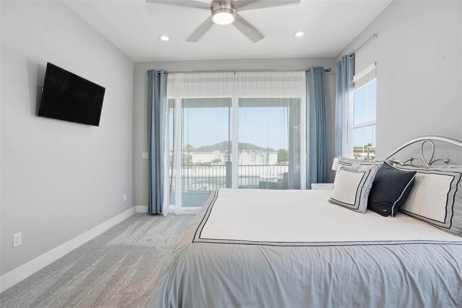 FLOR A MAR - Residential