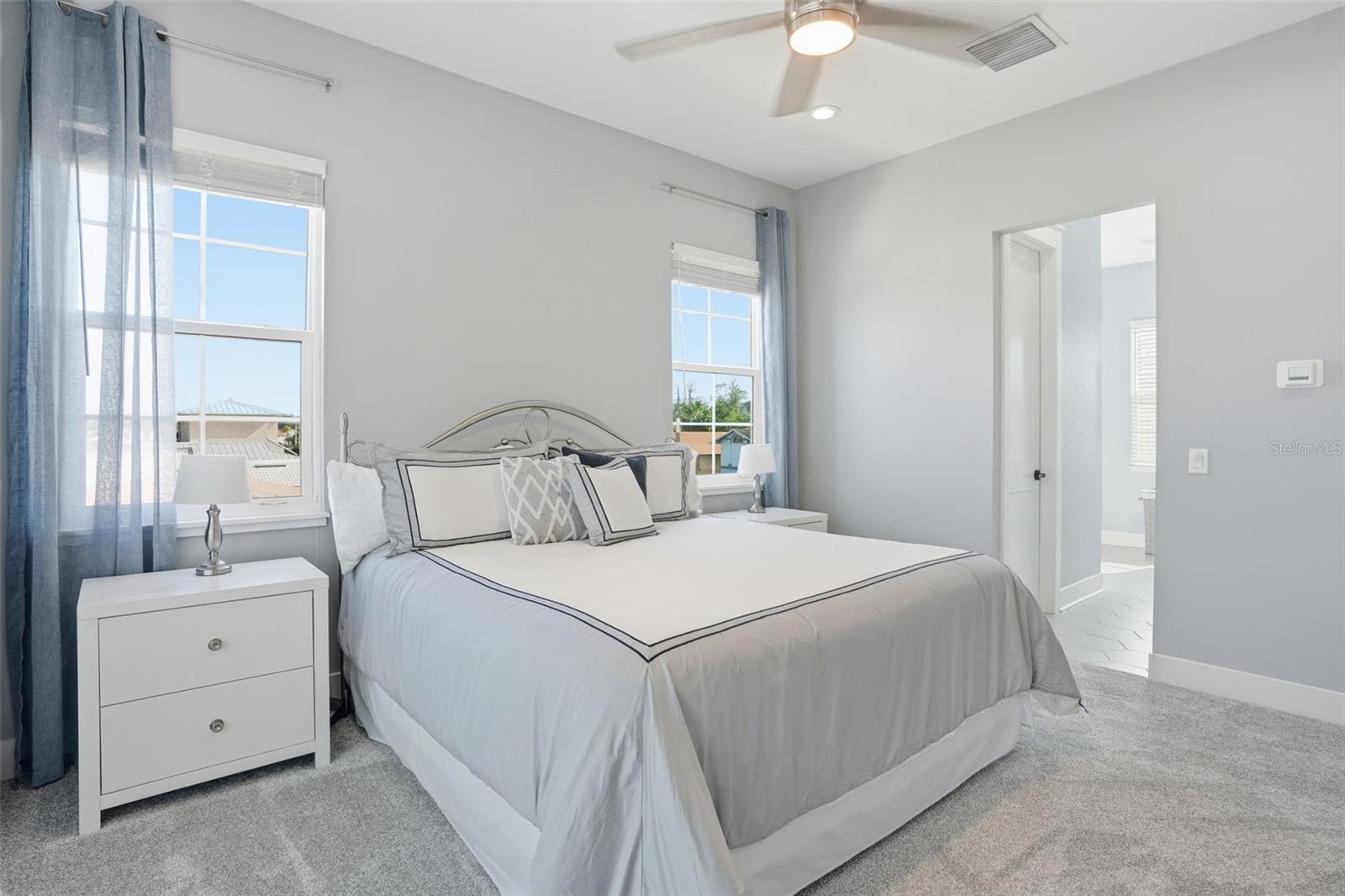 FLOR A MAR - Residential