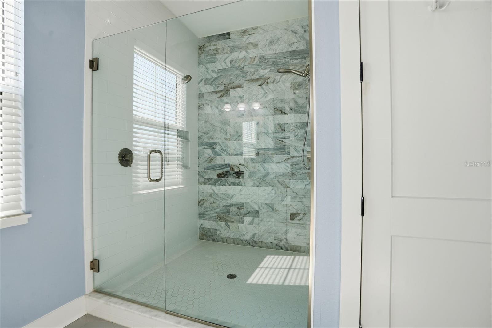 FLOR A MAR - Residential