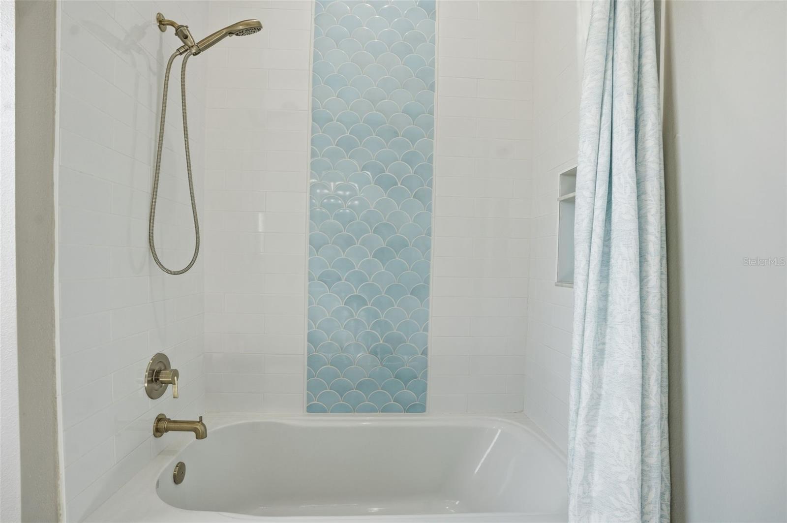 FLOR A MAR - Residential