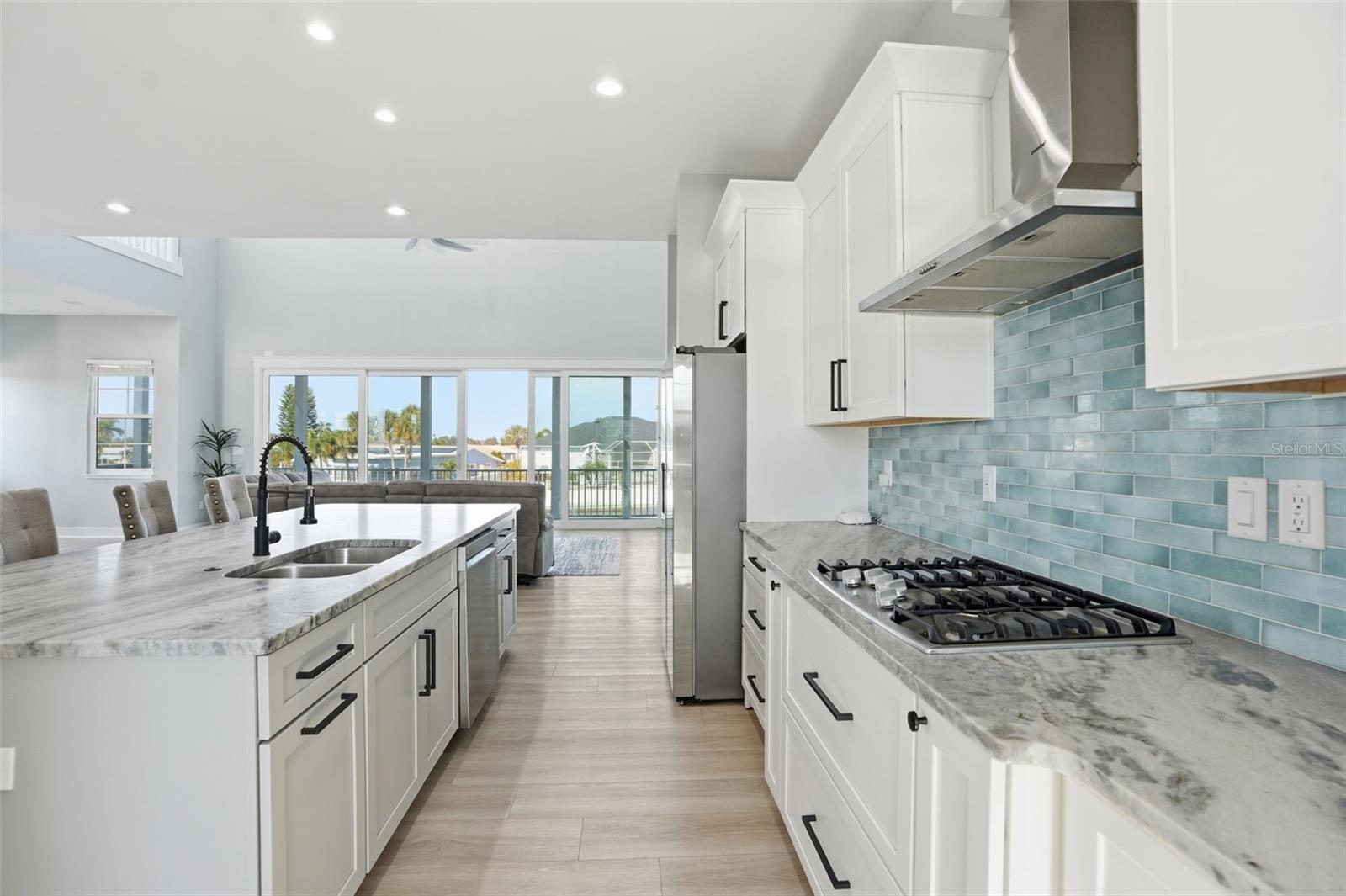 FLOR A MAR - Residential