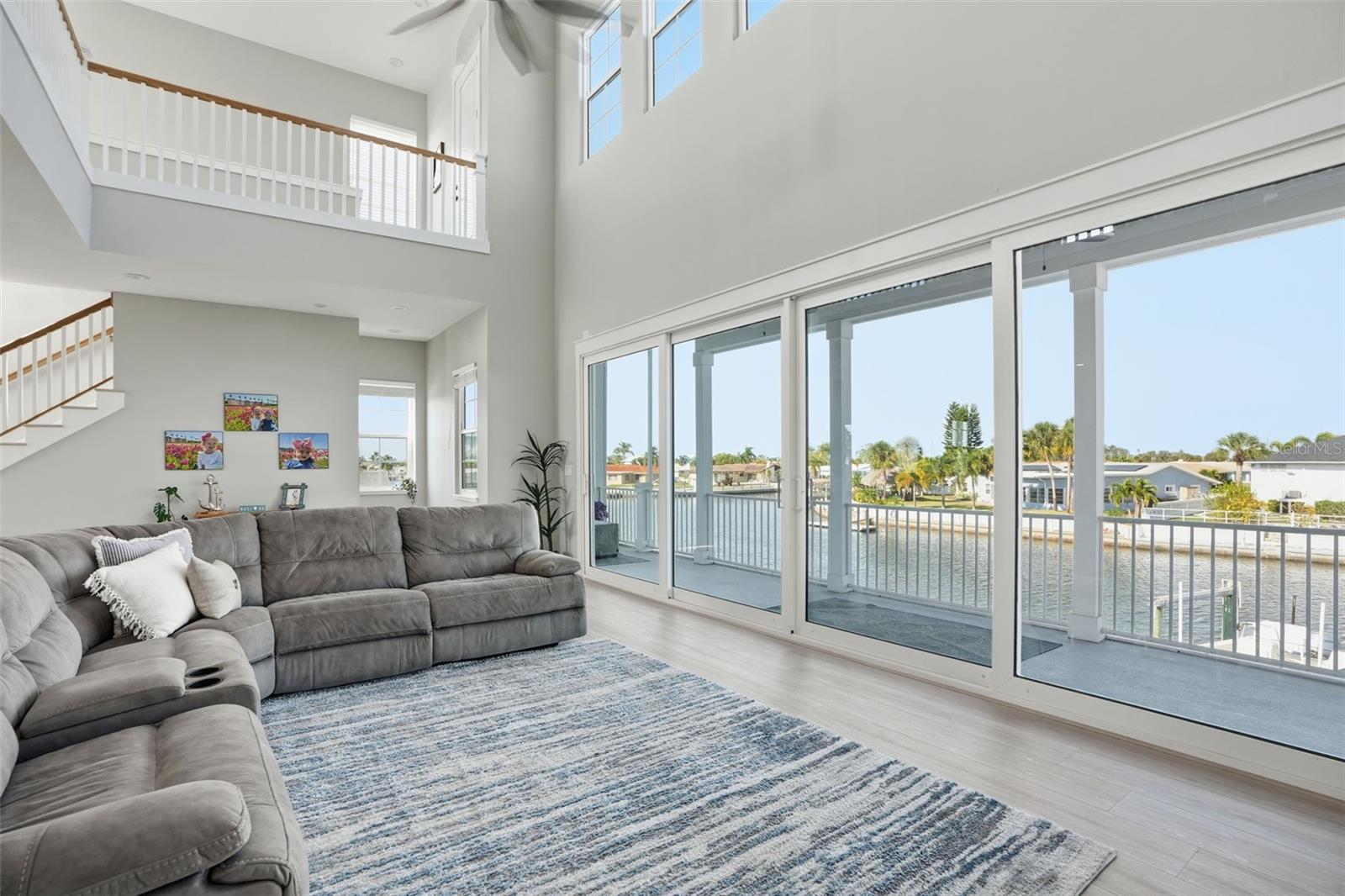 FLOR A MAR - Residential