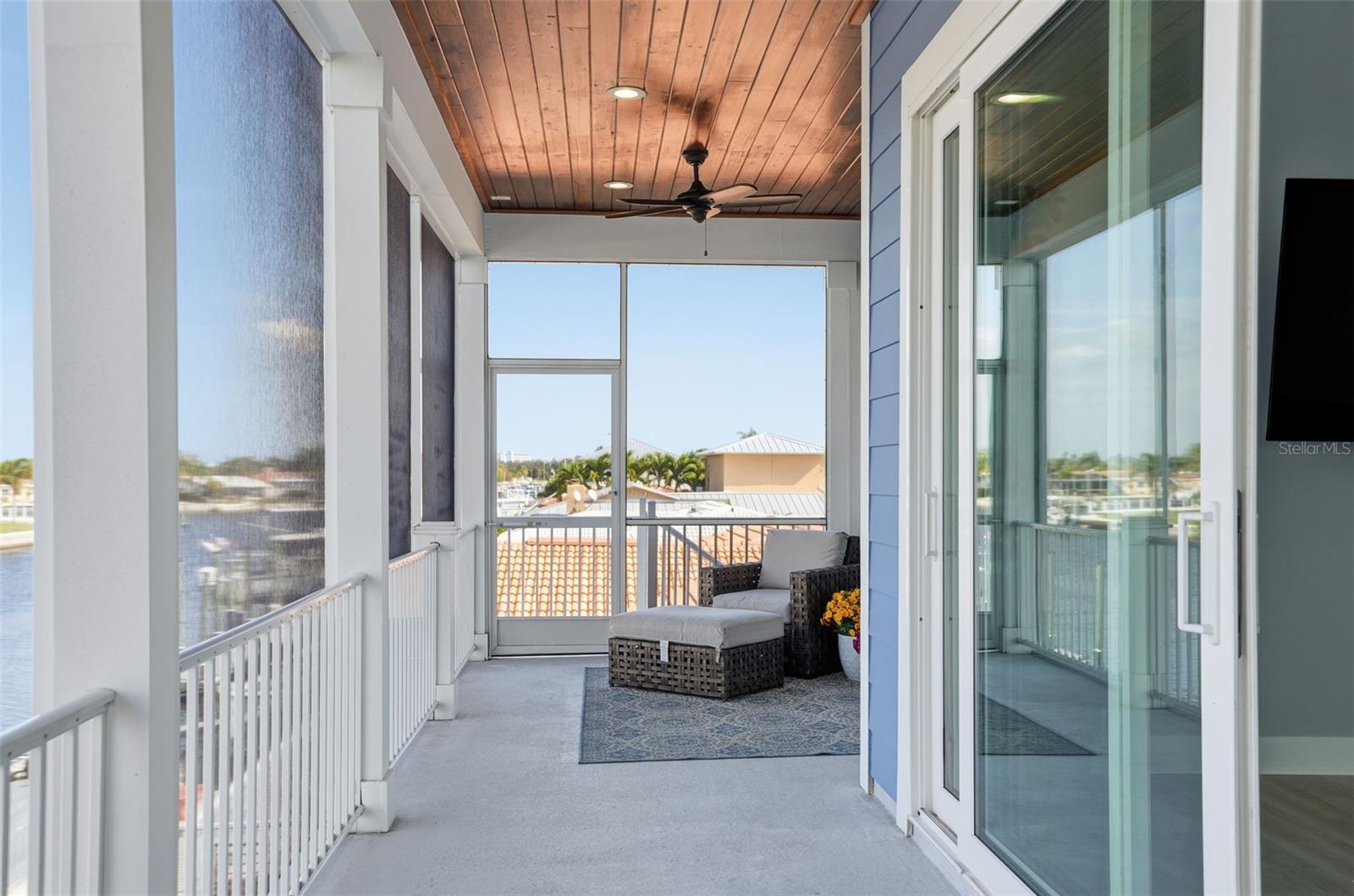 FLOR A MAR - Residential