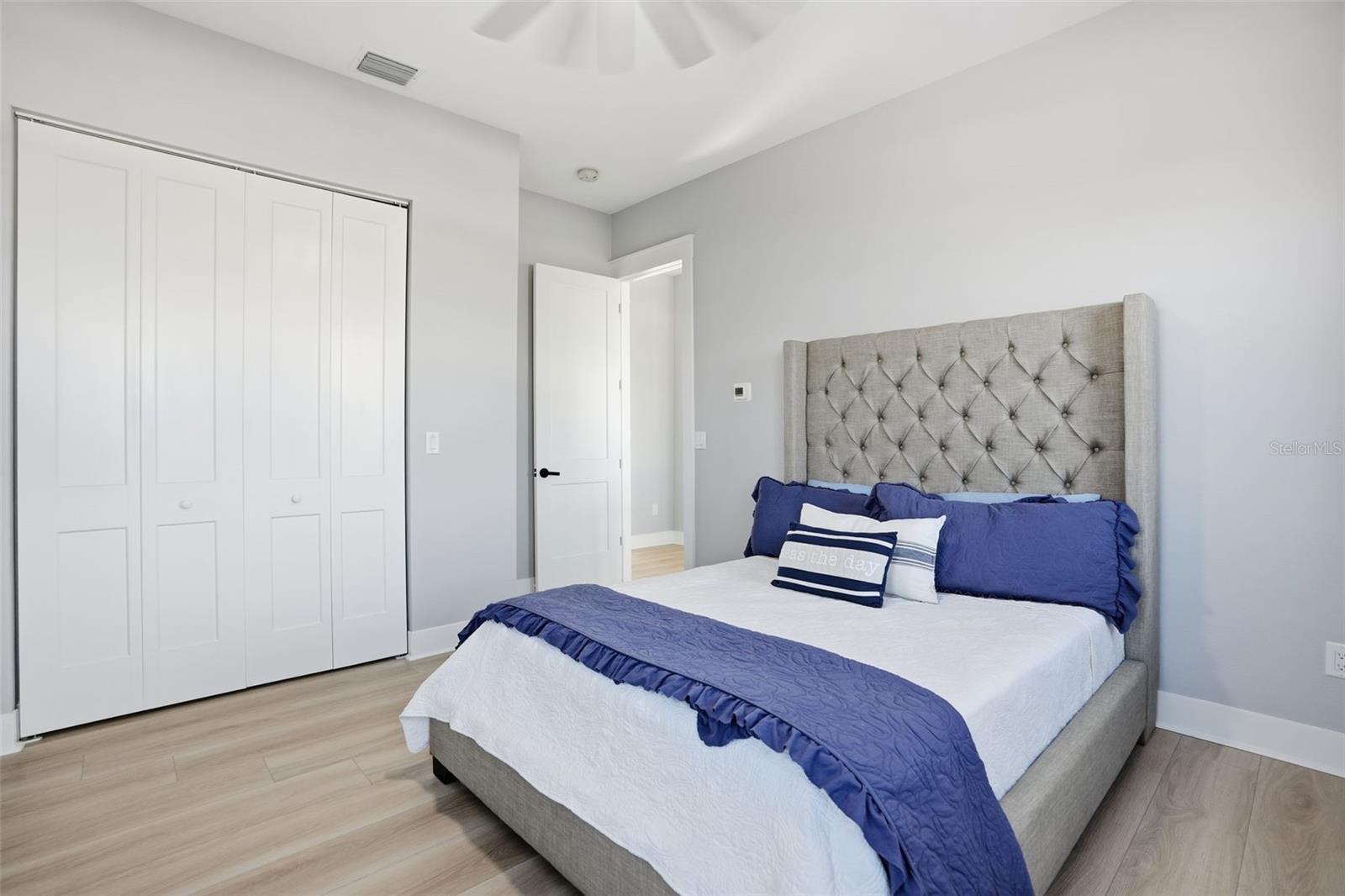 FLOR A MAR - Residential