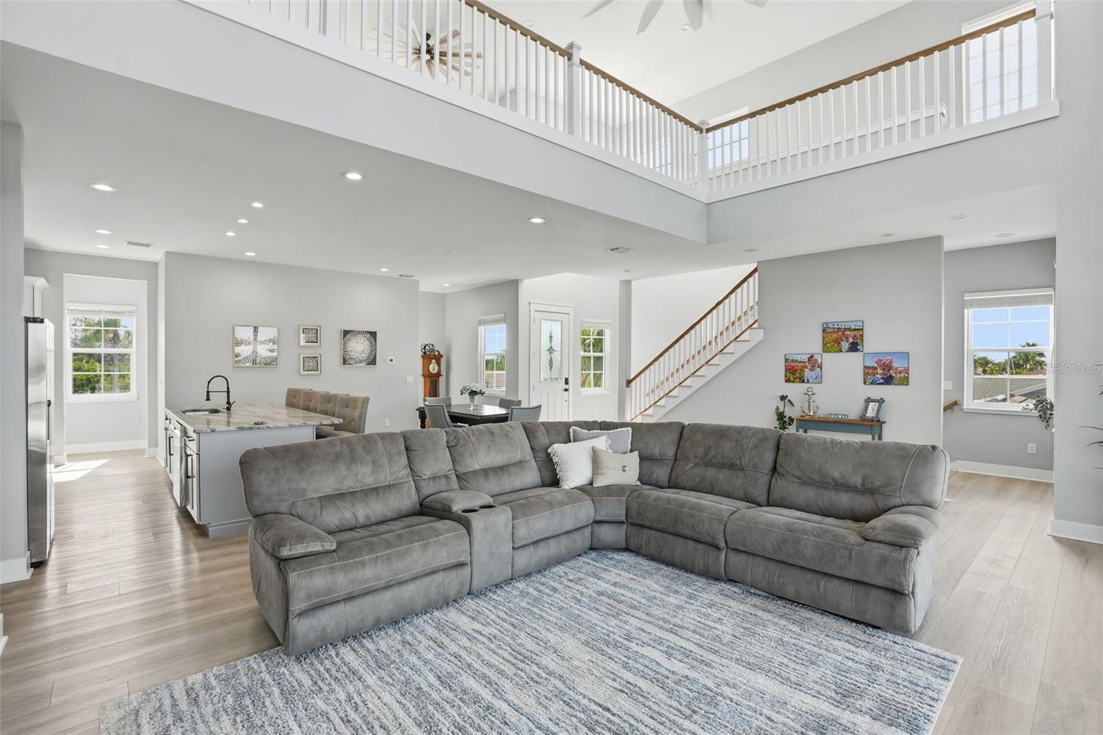 FLOR A MAR - Residential