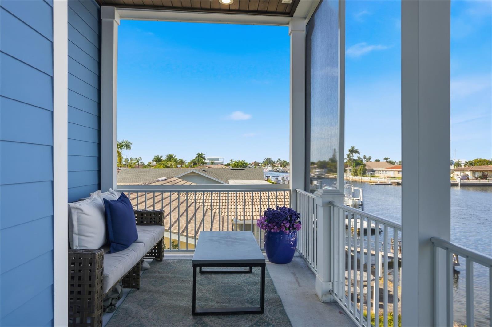 FLOR A MAR - Residential