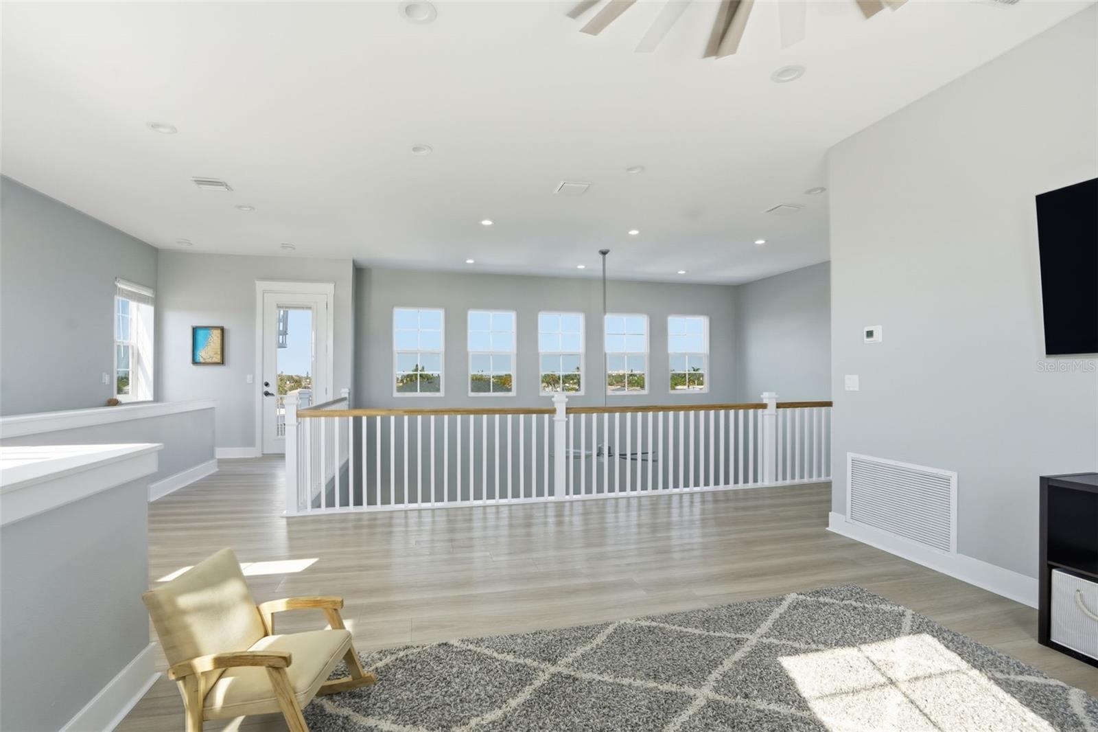 FLOR A MAR - Residential