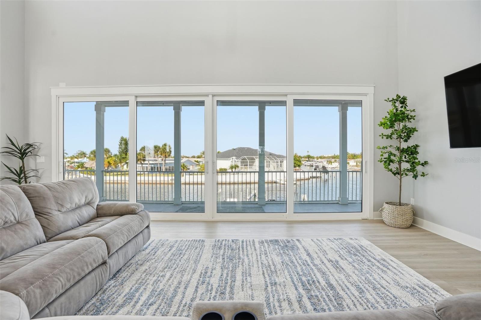 FLOR A MAR - Residential