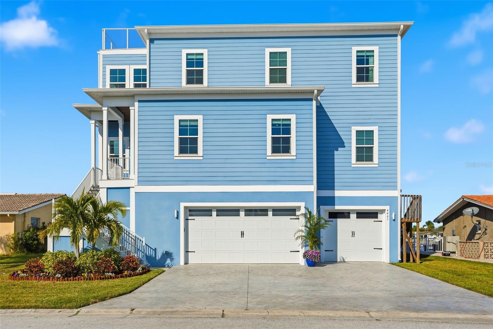 FLOR A MAR - Residential