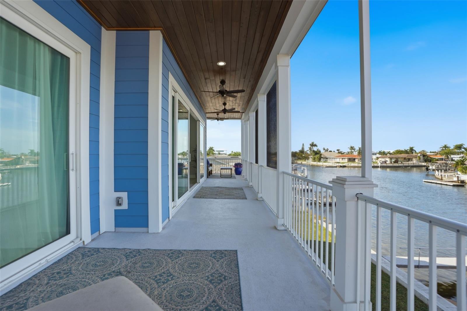 FLOR A MAR - Residential