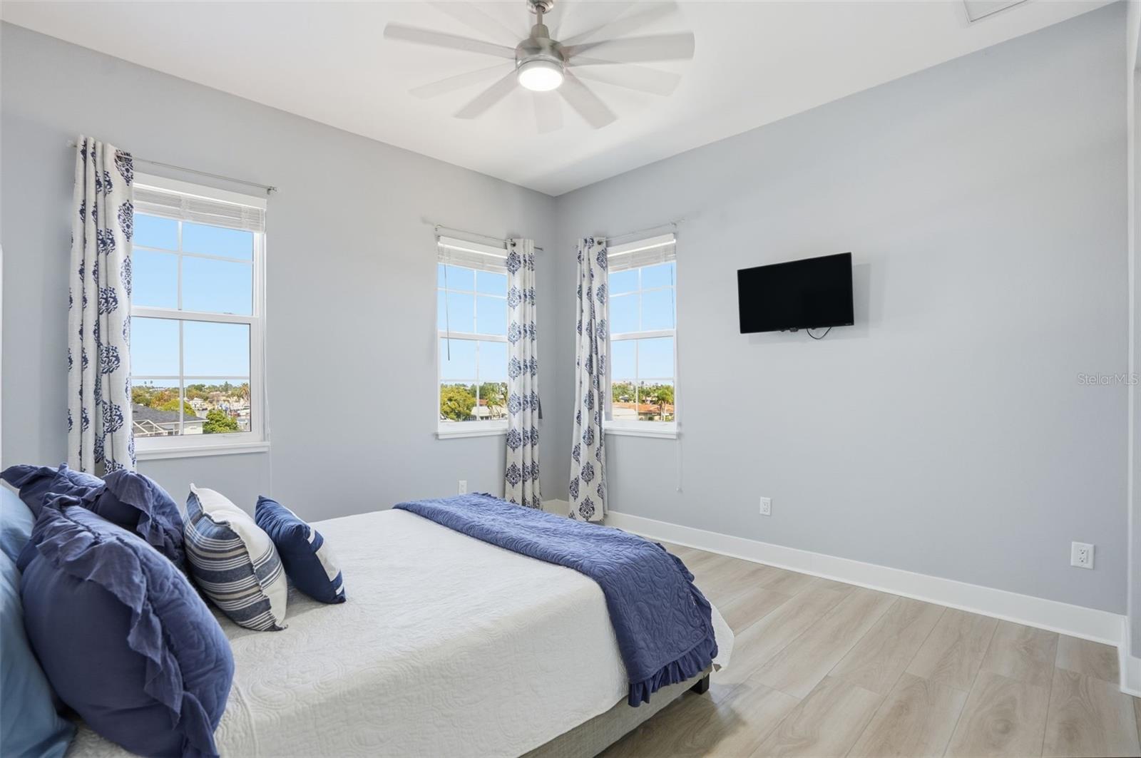 FLOR A MAR - Residential