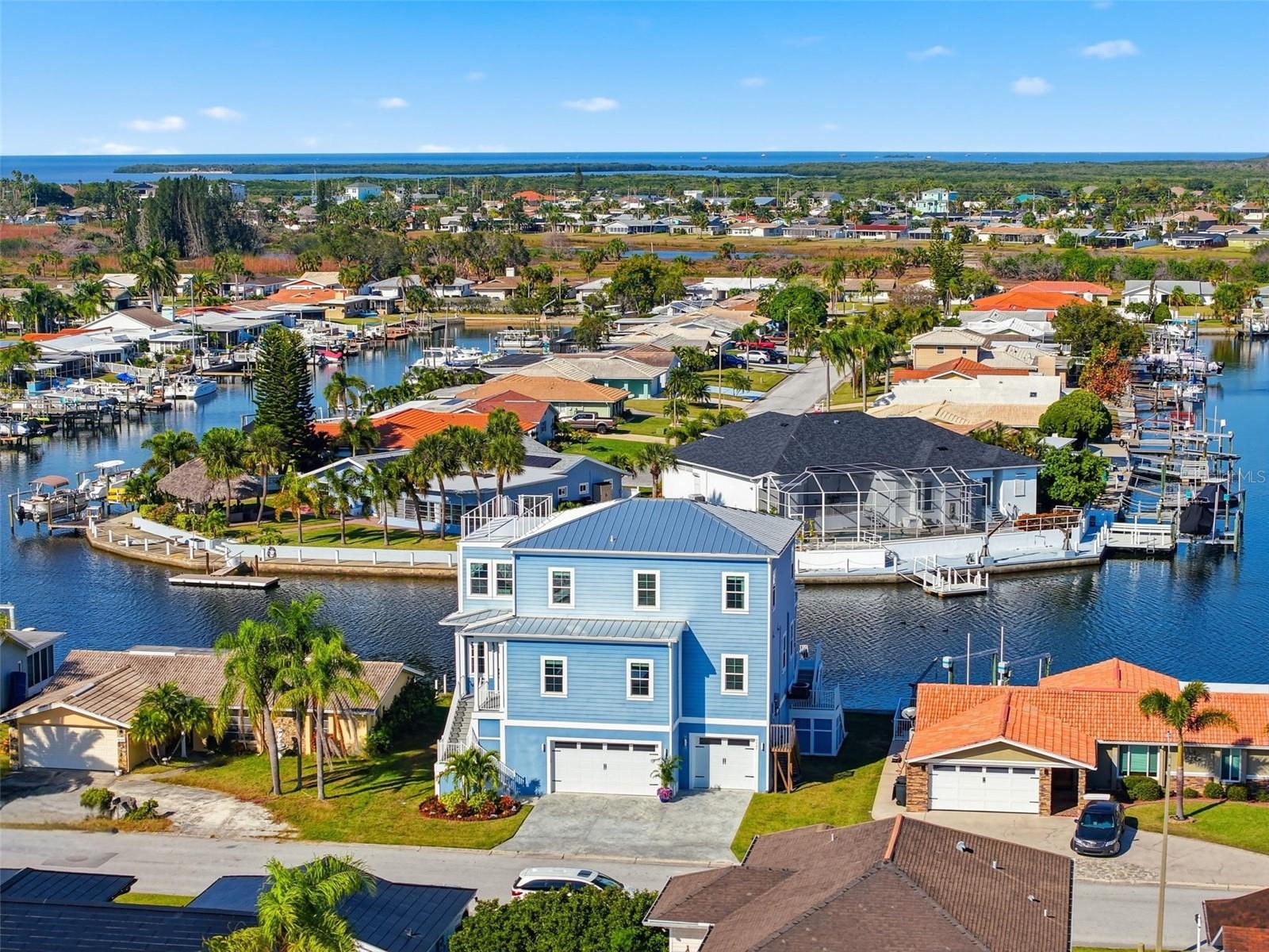 FLOR A MAR - Residential