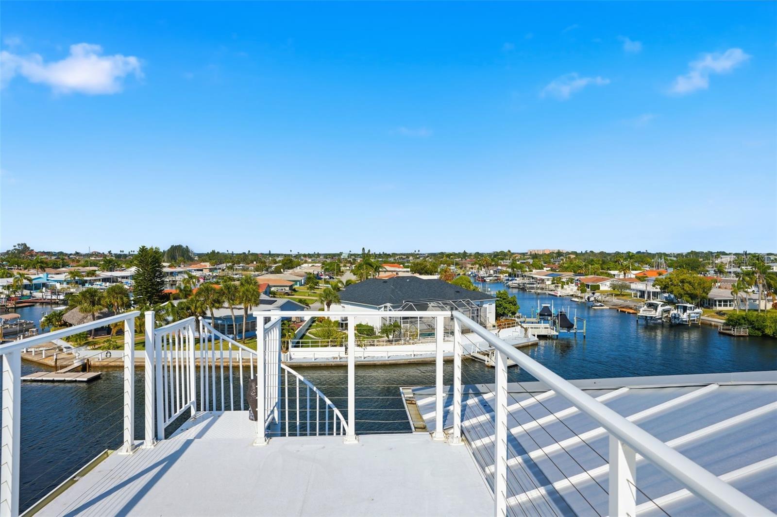 FLOR A MAR - Residential