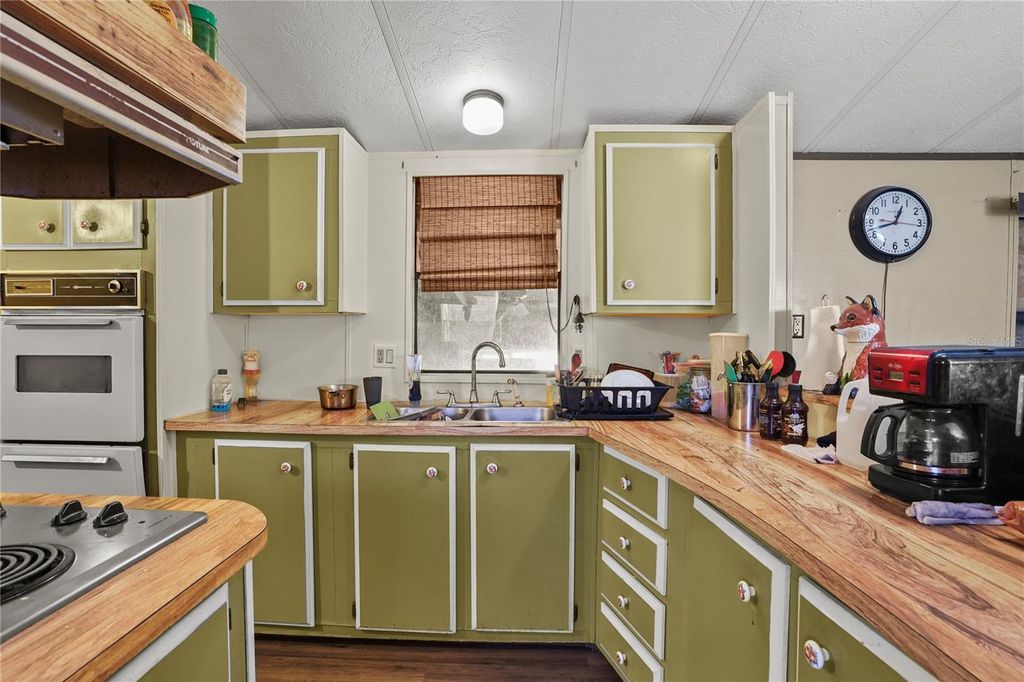 Photo of 14022 N 301 Highway, Thonotosassa, FL 33592 (MLS # TB8442841)