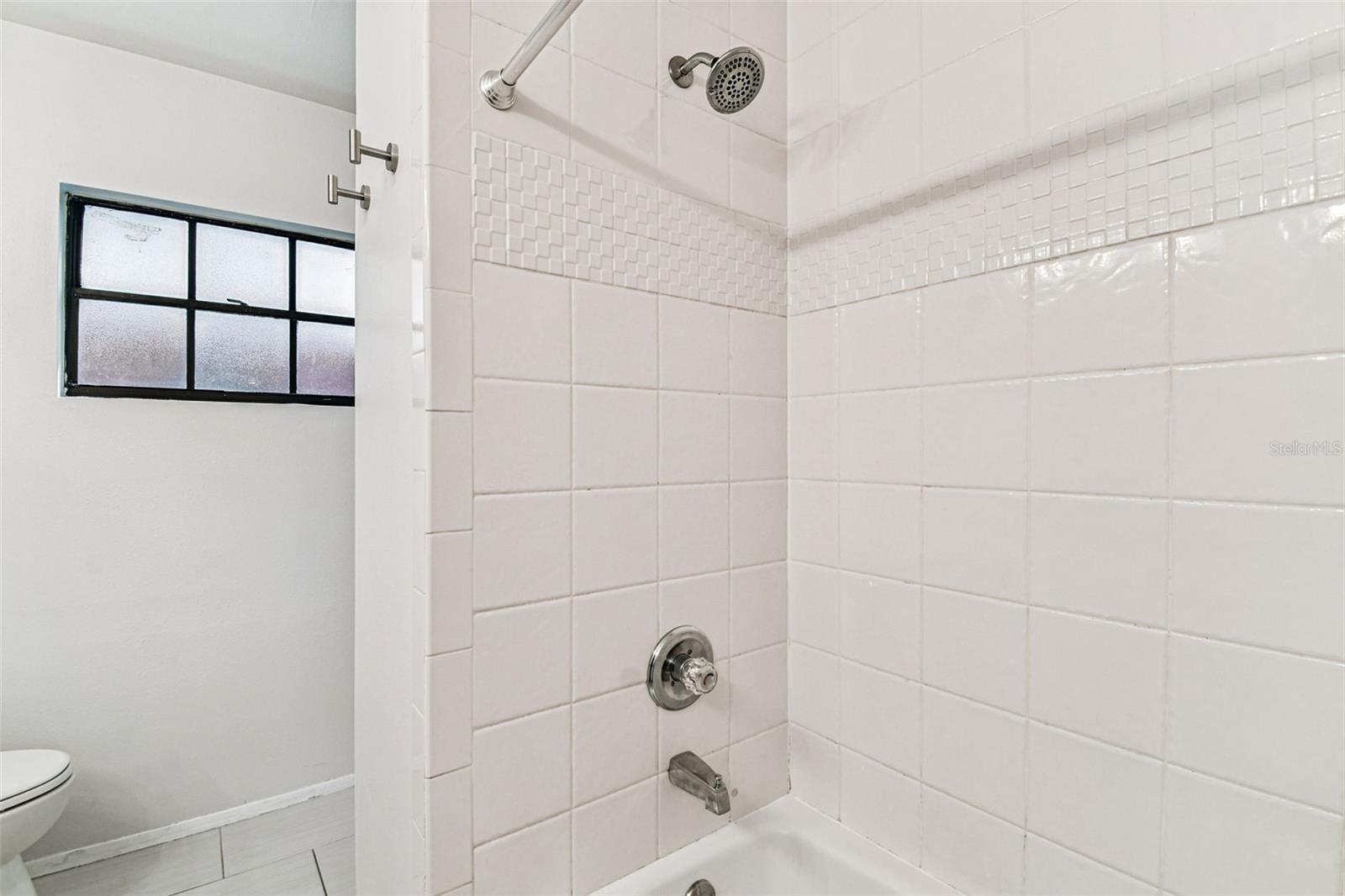 MIDWAY HEIGHTS - Residential Lease