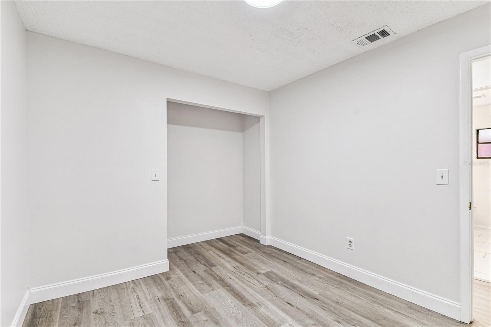 MIDWAY HEIGHTS - Residential Lease