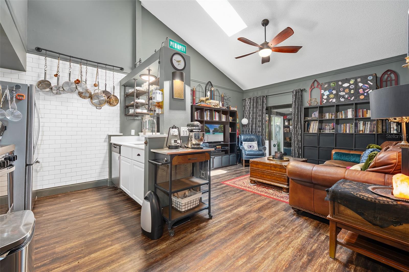 101 N HILL AVENUE 5