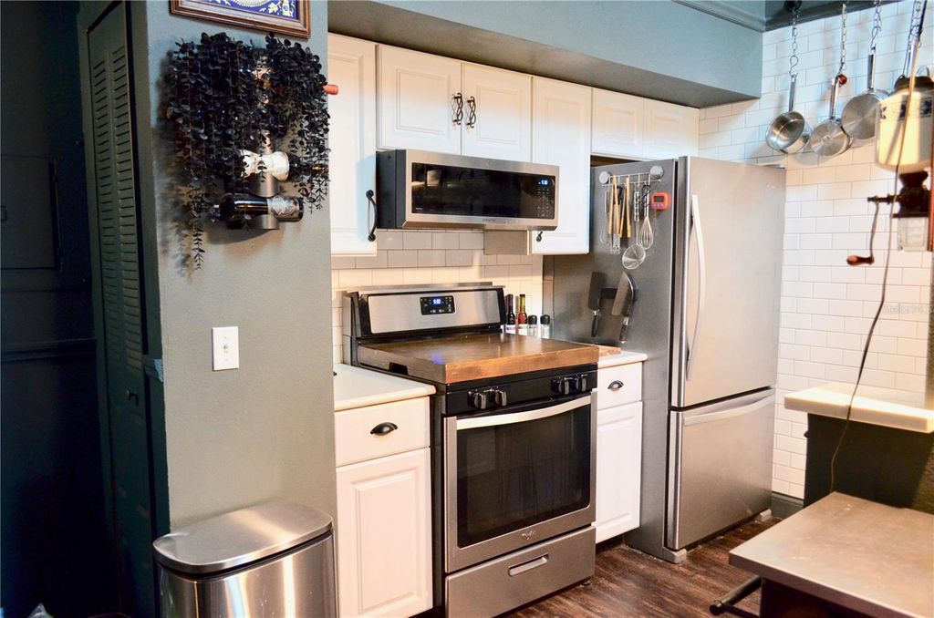 Photo of 101 N Hill Avenue #5, Deland, FL 32724 (MLS # V4950264)