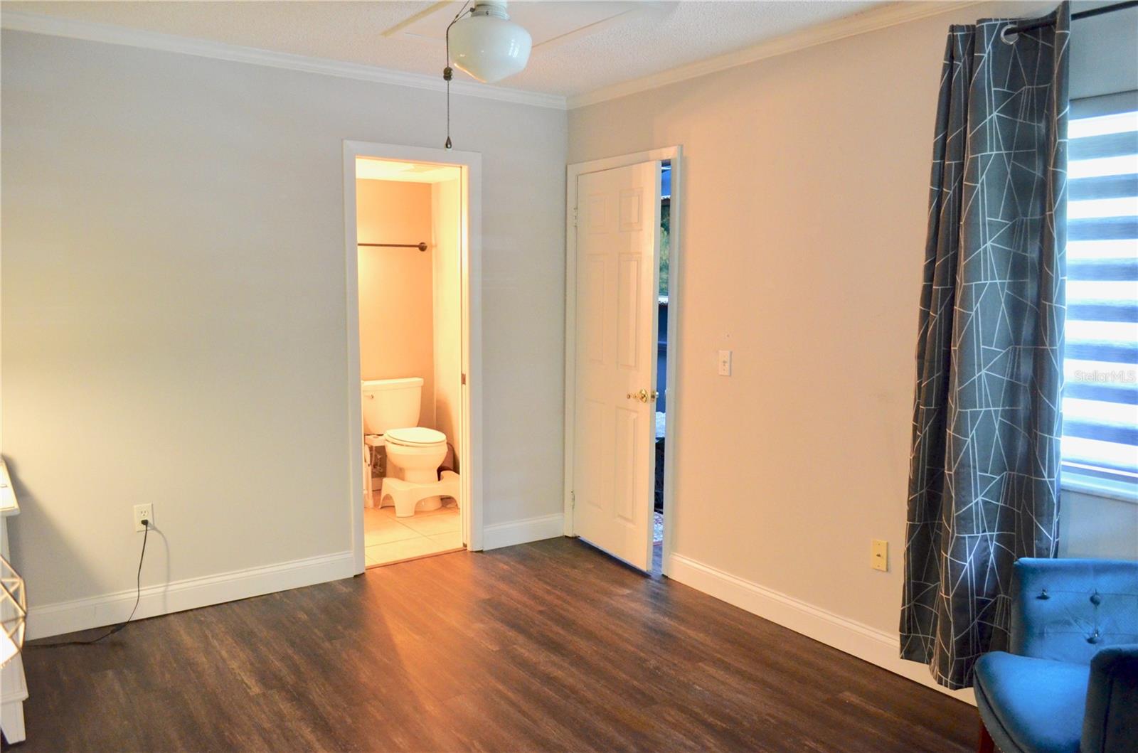 101 N HILL AVENUE 5