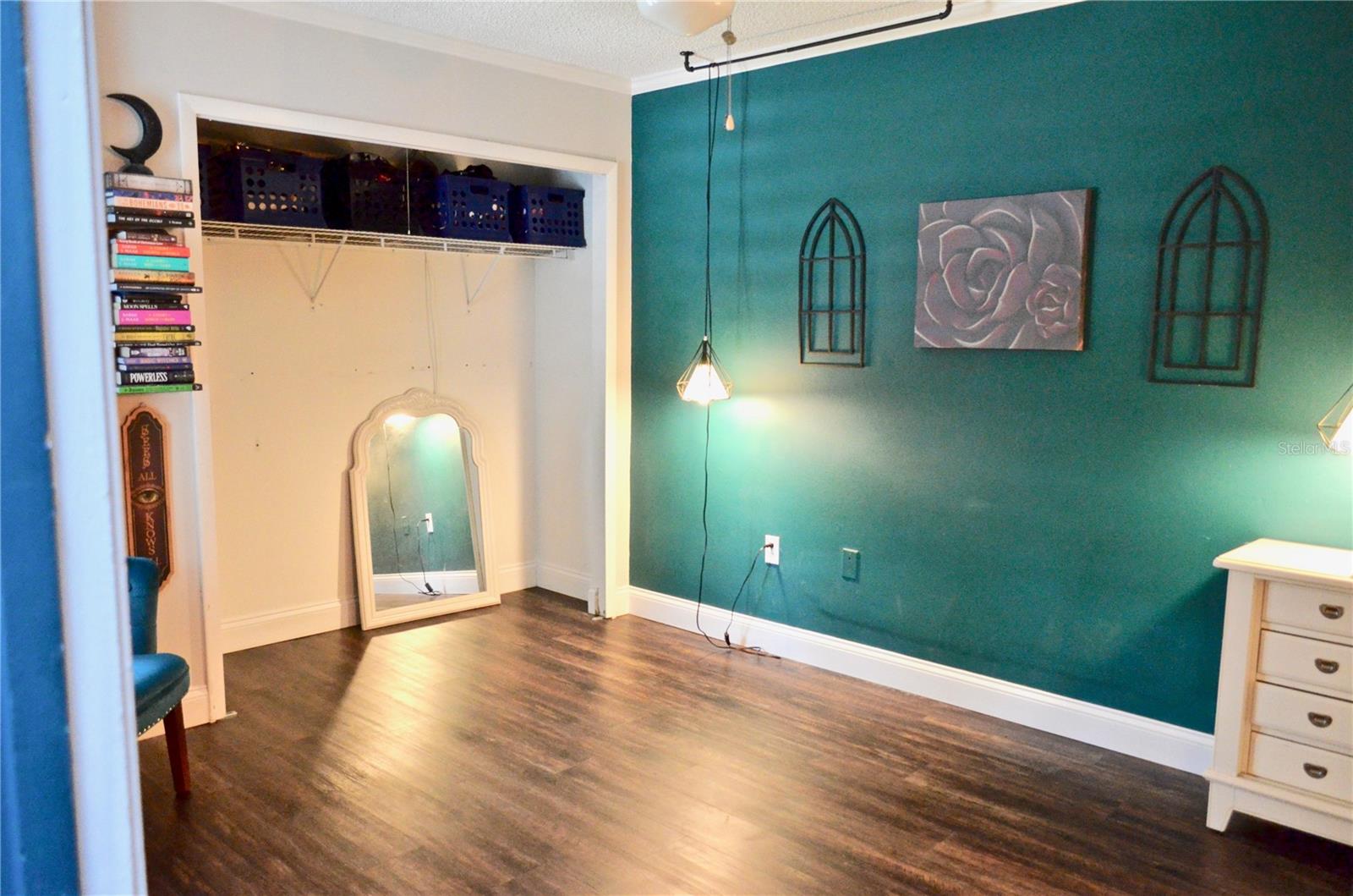 101 N HILL AVENUE 5
