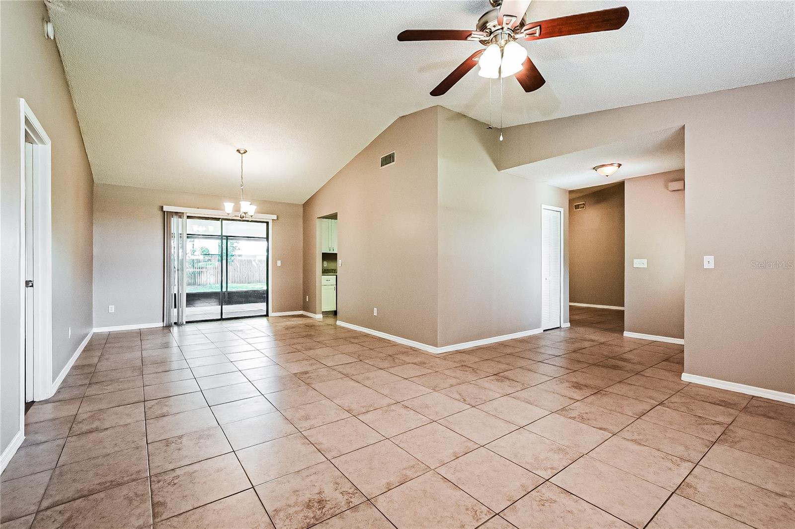 DELTONA LAKES UNIT 05 - Residential