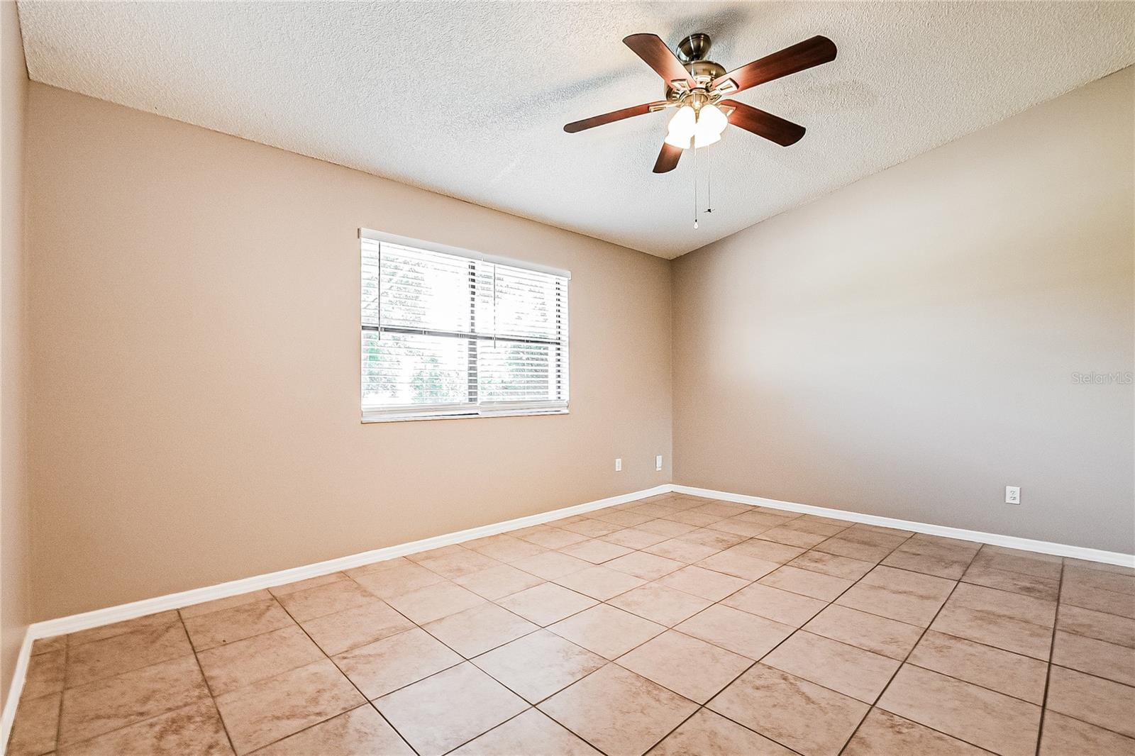 DELTONA LAKES UNIT 05 - Residential