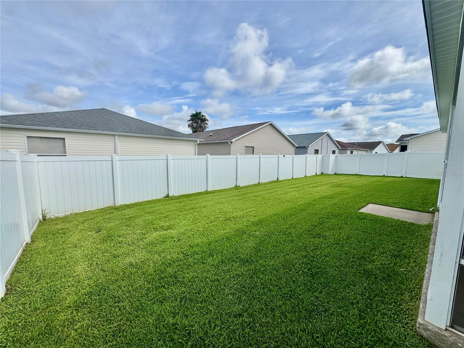 892 NASH LOOP