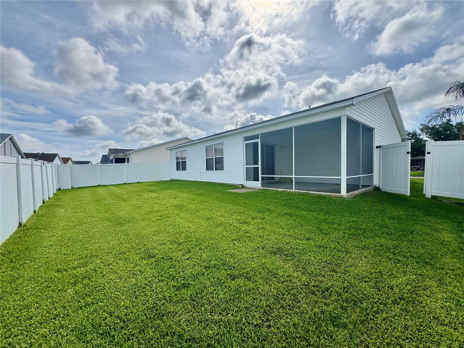 892 NASH LOOP