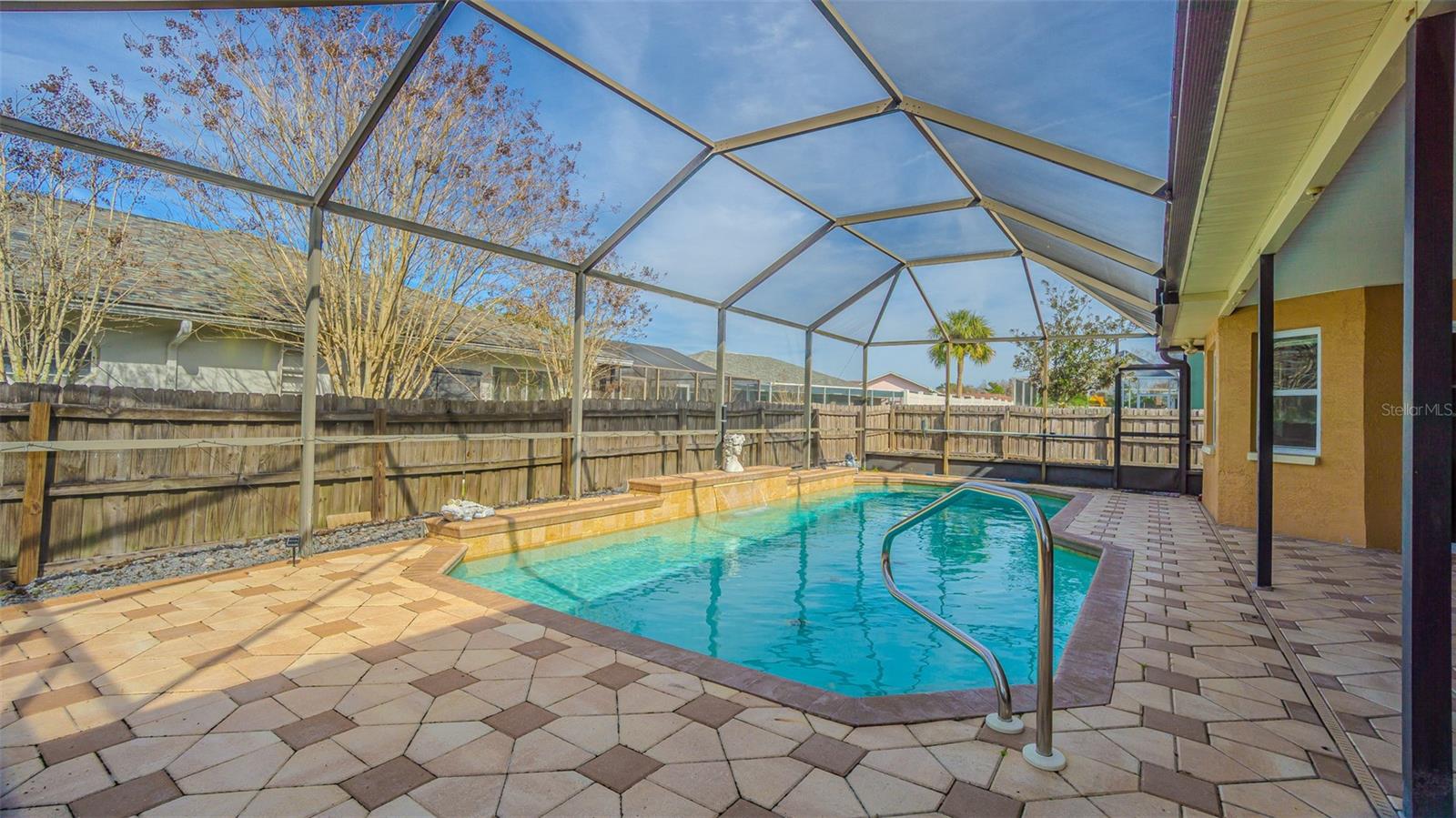 RIVER CROSSING - Residential