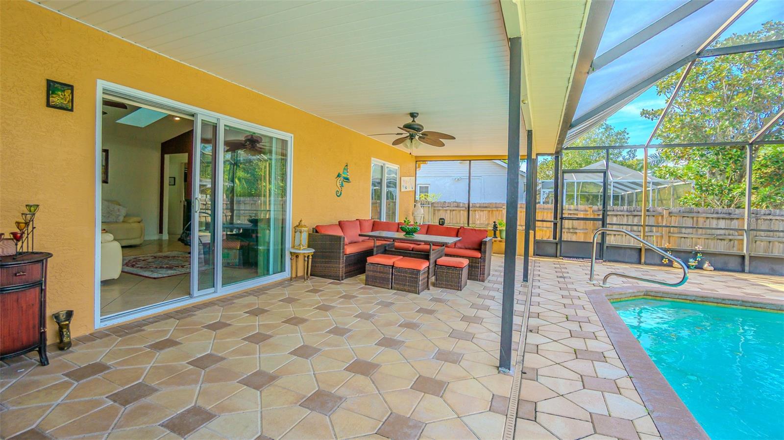 RIVER CROSSING - Residential