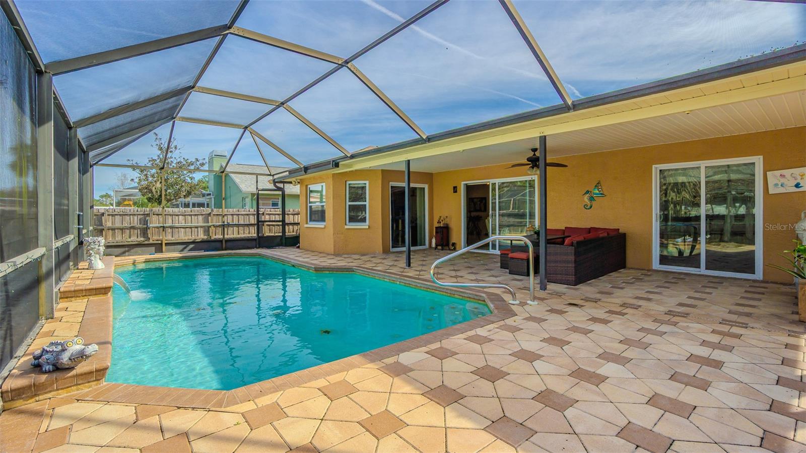 RIVER CROSSING - Residential